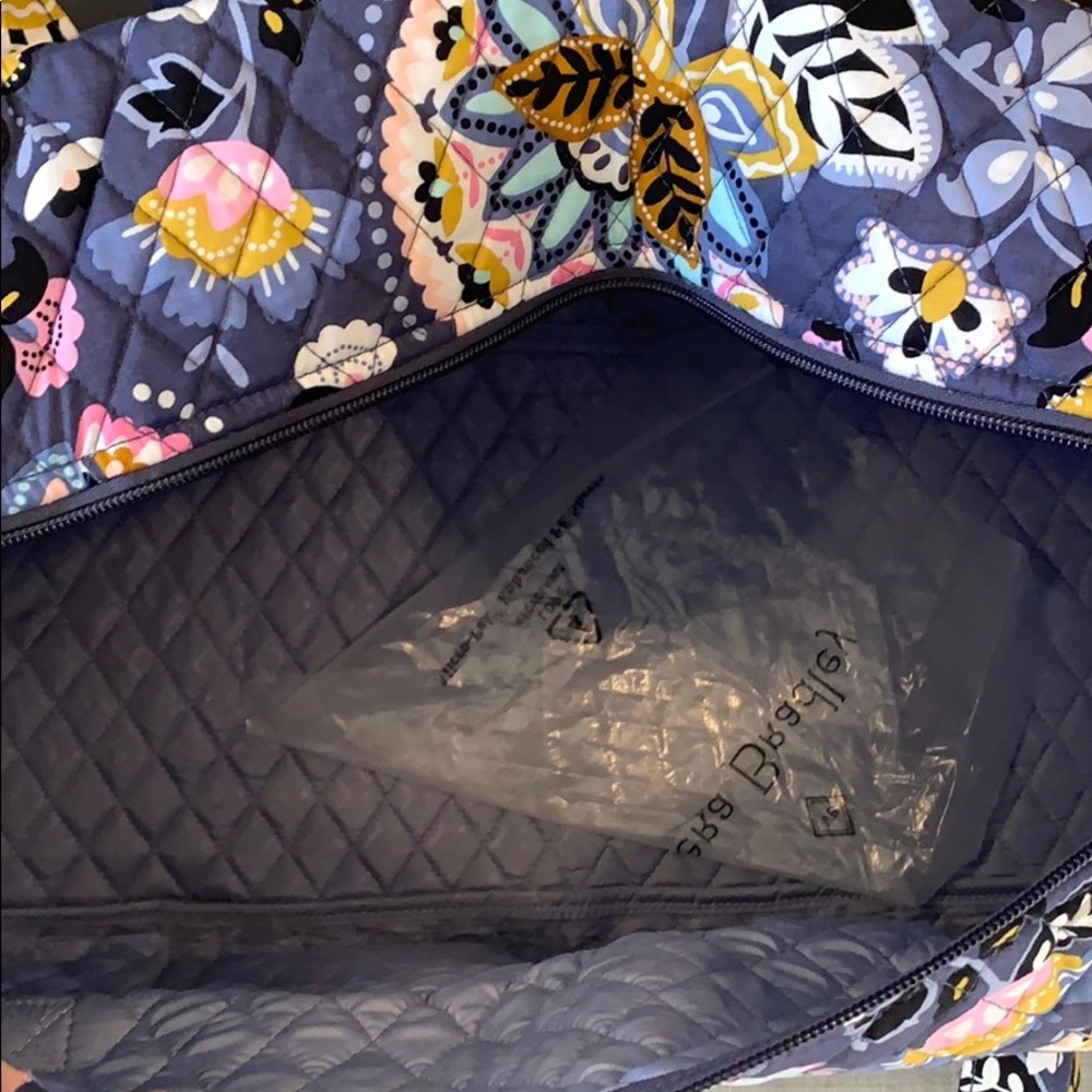 NWT Vera Bradley Large Duffel charmont meadow - Picture 7 of 7